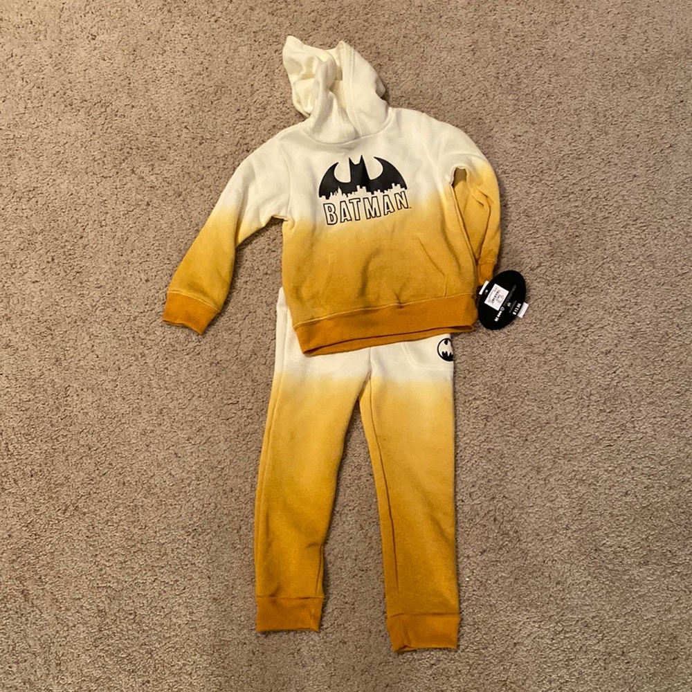Batman boys jogger set (NWT)